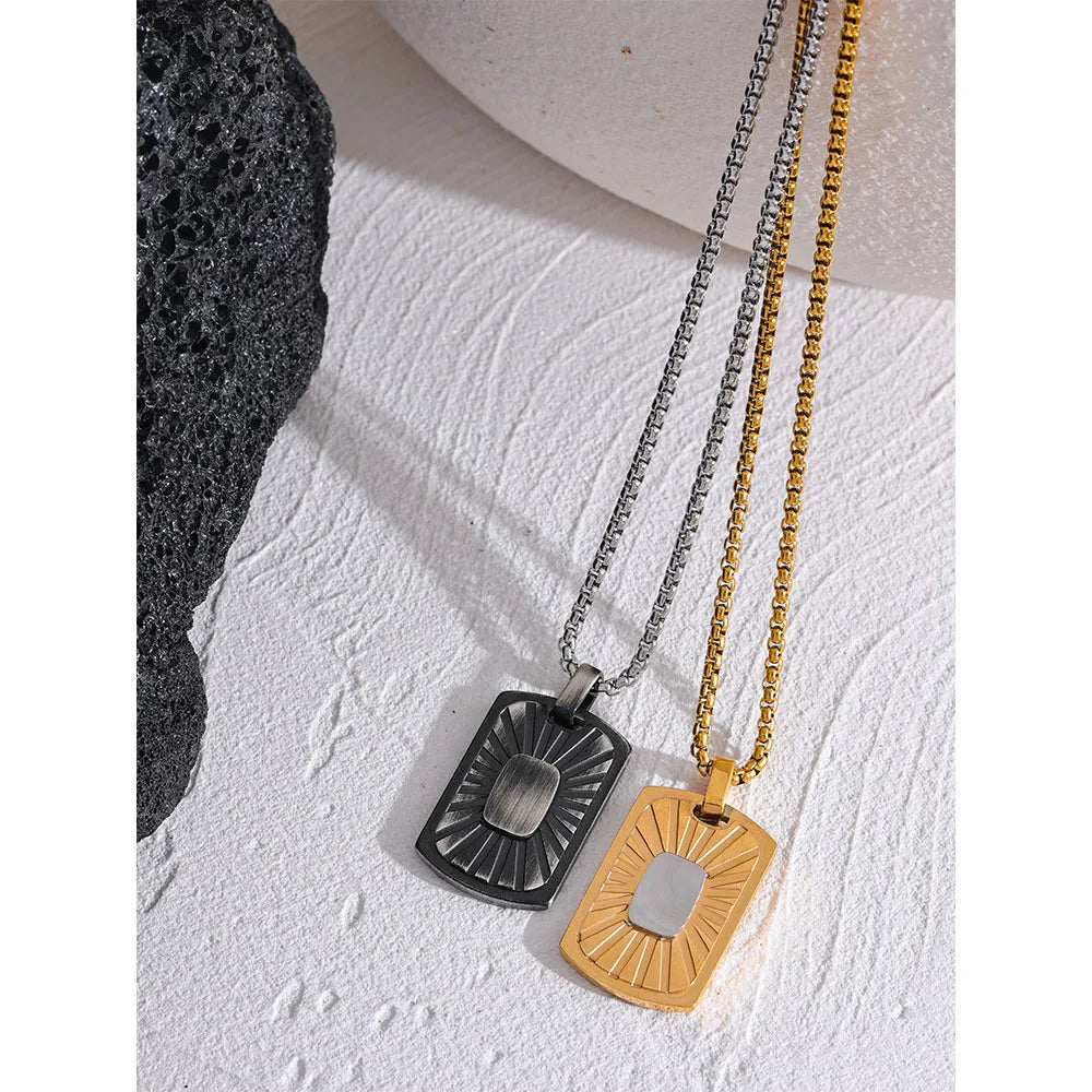 Cyrus Pendant Necklace