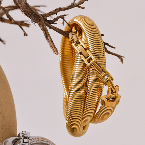 Silvia Strechable Bangle
