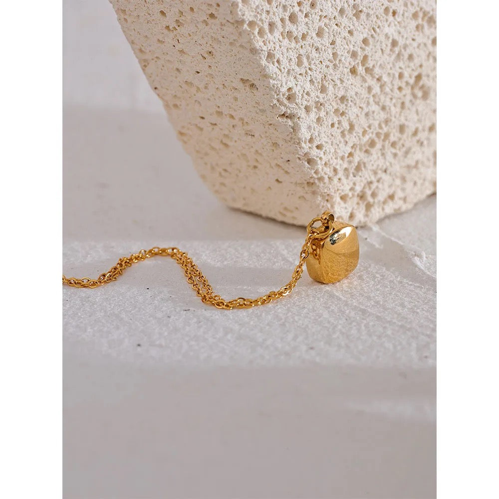 Emma Heart Pendant Necklace