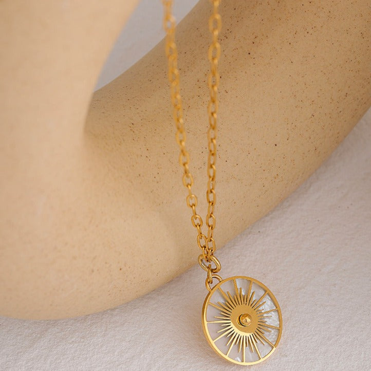 Nova Pendant Necklace