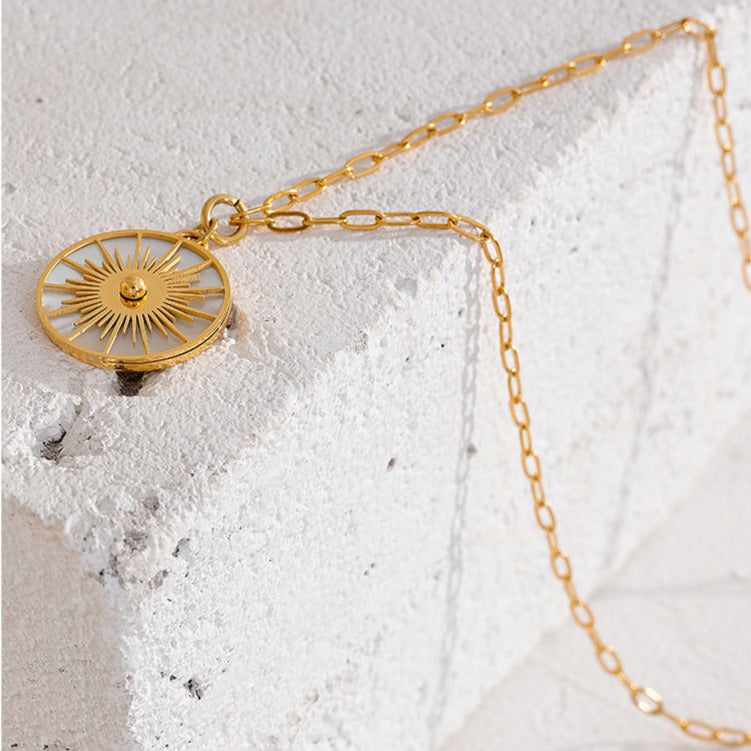 Nova Pendant Necklace