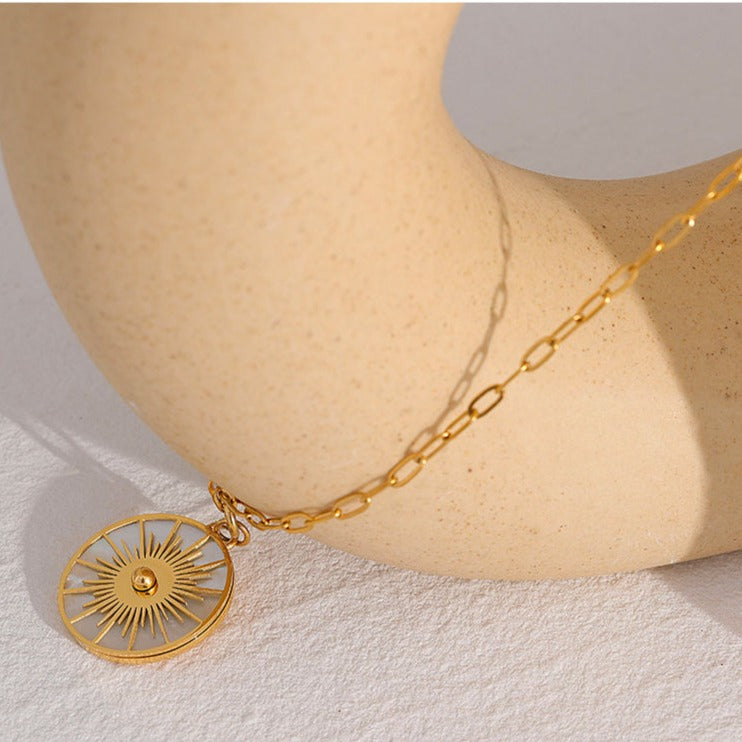 Nova Pendant Necklace